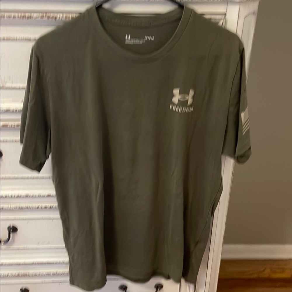 Under Armour Men's Green T-Shirt